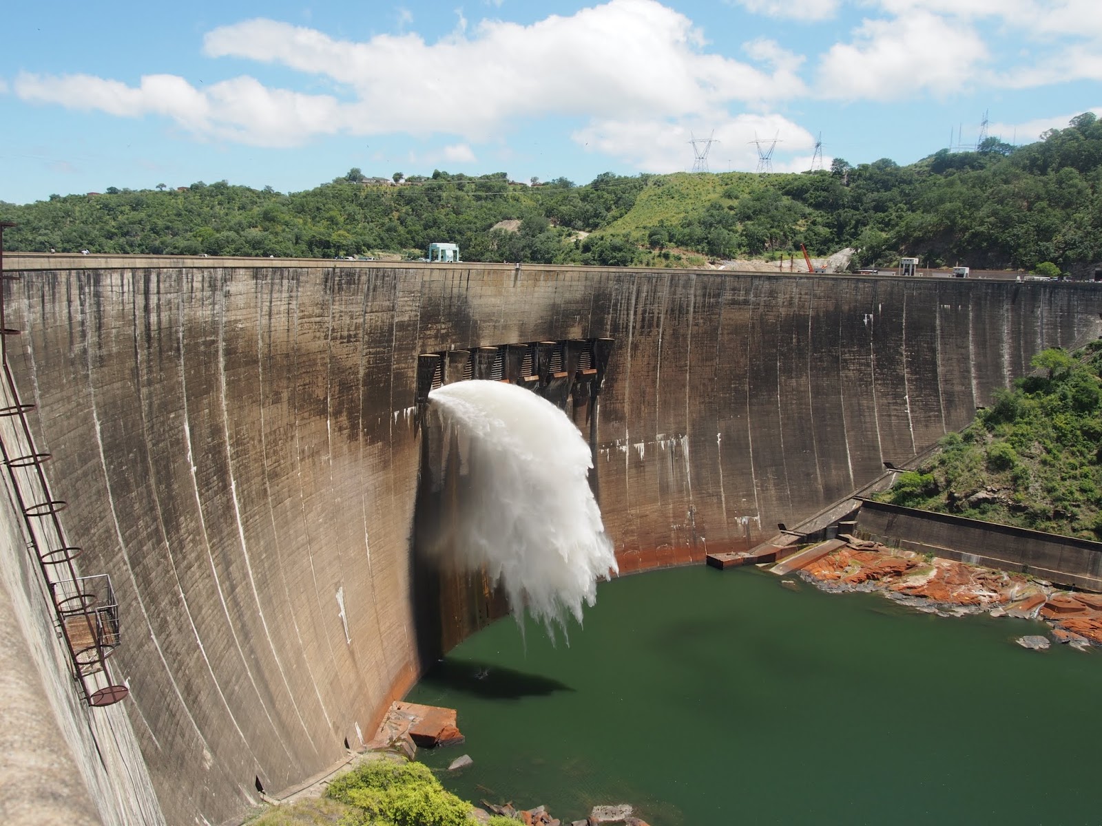Водохранилище Кариба, р. Замбези (Замбия, Зимбабвэ, ГЭС «Кариба»)